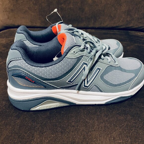 New Balance 1540v3 Women's Gunmetal Running Sneakers W1540GD3 8.5 US D Width - Picture 12 of 15